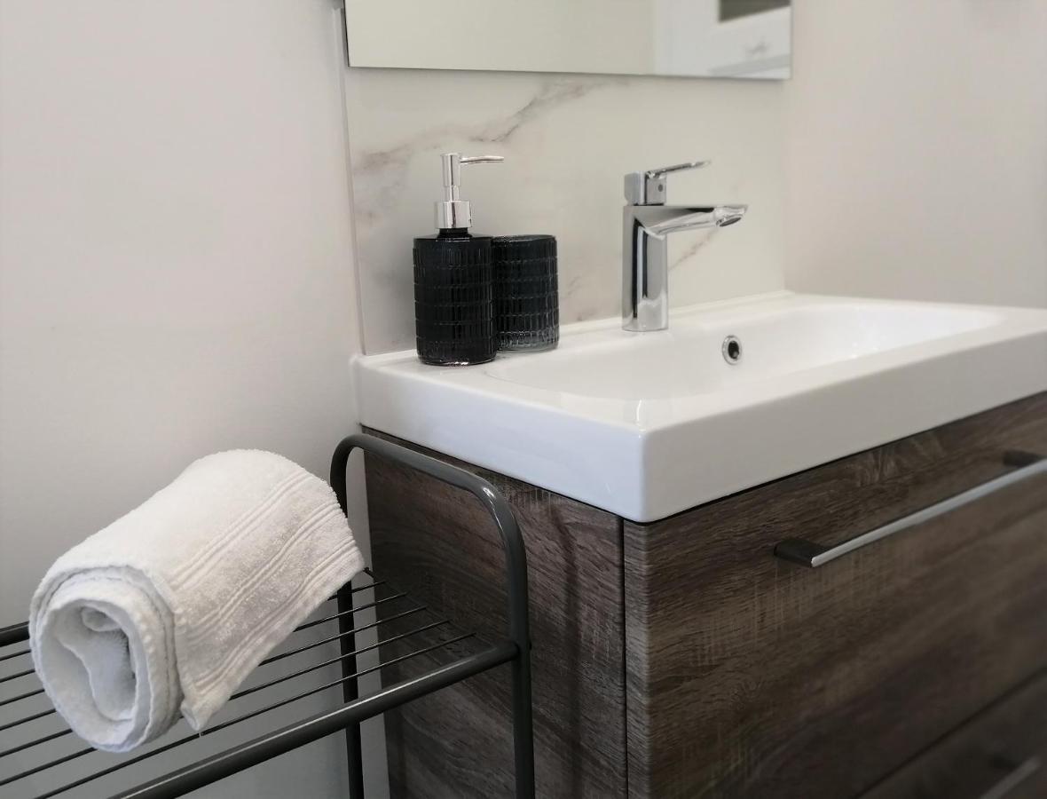 Cosy Room - Centre Ville - 2 Pers Sarreguemines Bagian luar foto